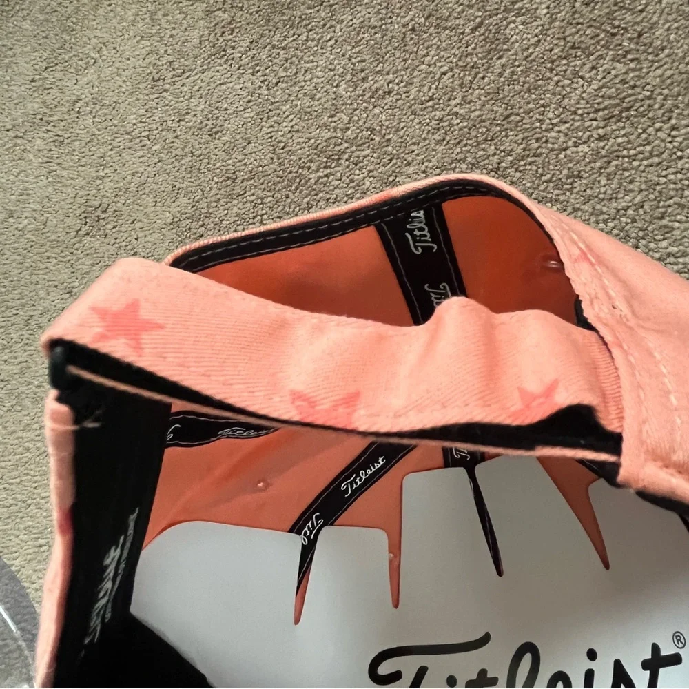 Titleist measures brim